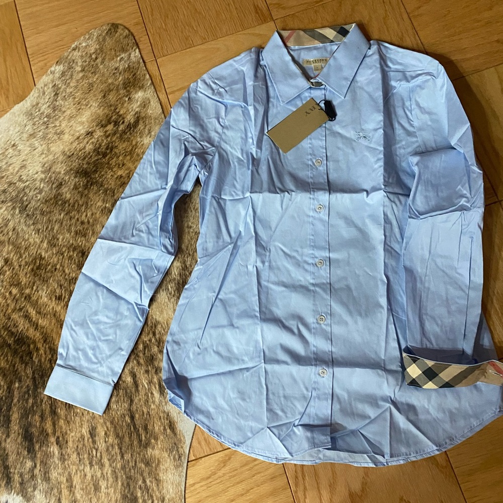 New Burberry Lady Slim cut  Shirt size L , run small .